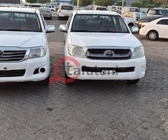 Used Toyota Hilux for sale in Abu Dhabi - Image 2