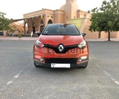 Renault Captur 2017 LE - 1.6 L Full Option For sale in dubai - Image 2