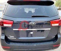 Kia Sedona LX is in very clean condition For sale in Dubai - Image 3