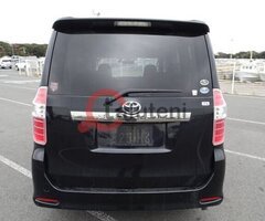 Toyota Noah S for Sale in Dubai | Low Mileage | Excellent Condition - Image 3
